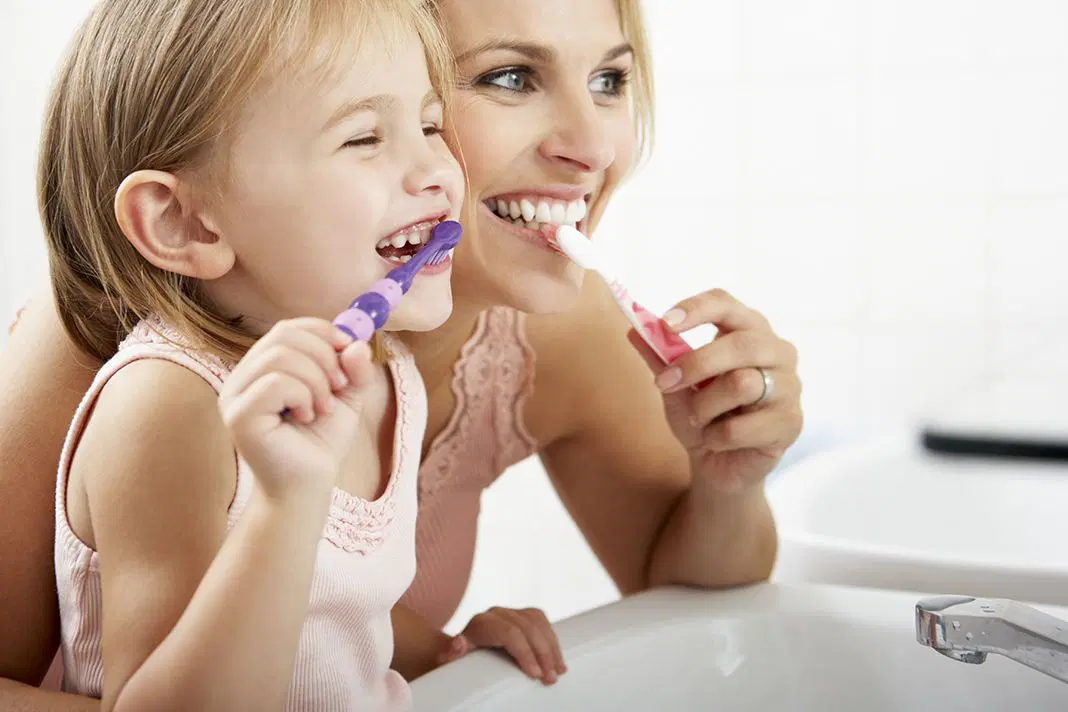 10 Trik Biar Anak Rajin Sikat Gigi Setiap Hari