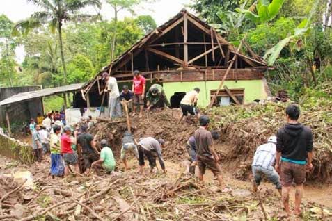 Gotong Royong Zaman Dulu yang Kini Mulai Hilang